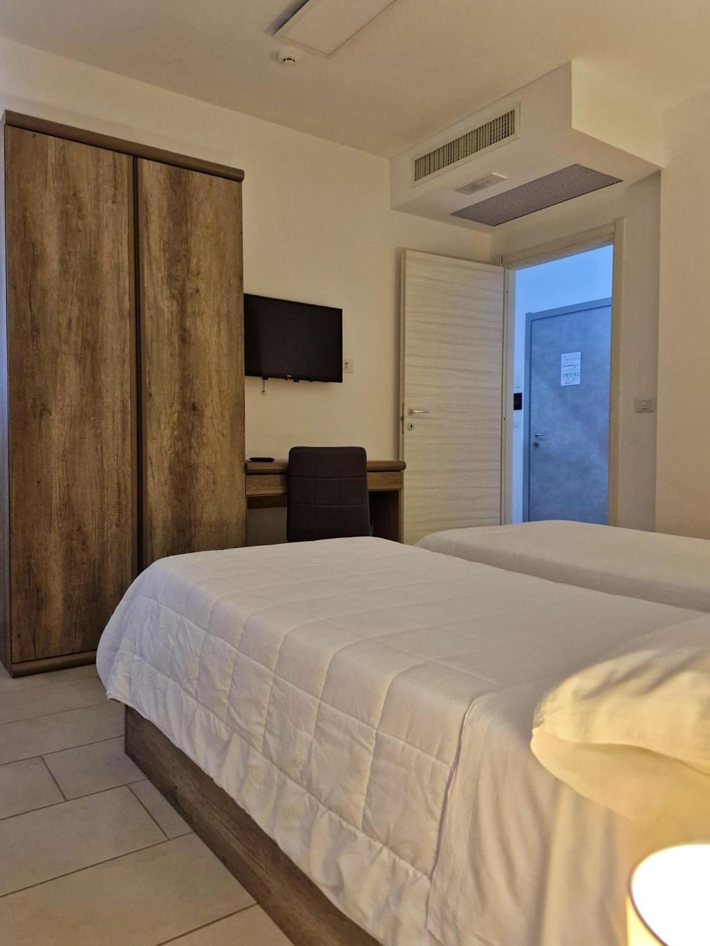 Mansio Residence & Hotel Elmas エクステリア 写真